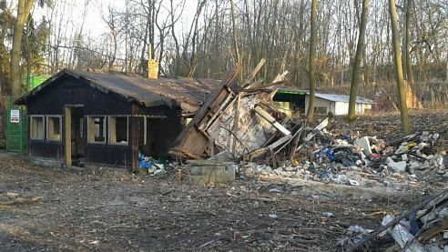 Město Pardubice se zbavilo dvou nebezpečných objektů