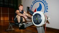 Hasiči a policisté změřili síly v halovém veslování