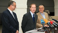 SANEP: Nejdůvěryhodnějším předsedou stran je Schwarzenberg